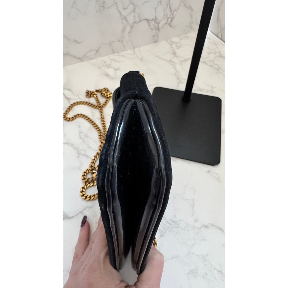 Gucci 1973 Small Chain Shoulder Bag in Black Suede - Picture 5 of 10